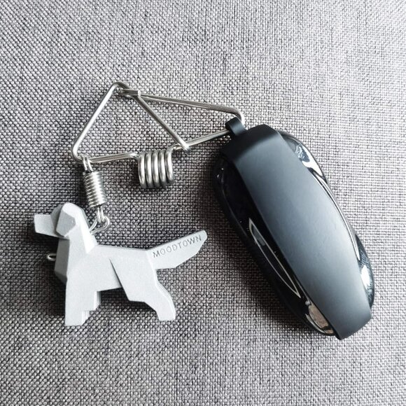Handcrafted Stainless Steel Dog Keychain Gift Car Keyring Car Rear View Mirror - Picture 8 of 9